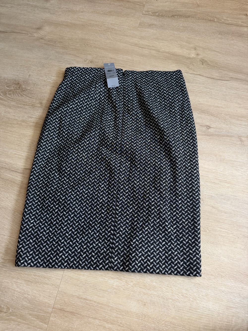 NWT Ann Taylor Chevron Black Pencil Skirt SZ 00P - Picture 7 of 7